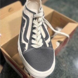 Mens Vans new sneakers